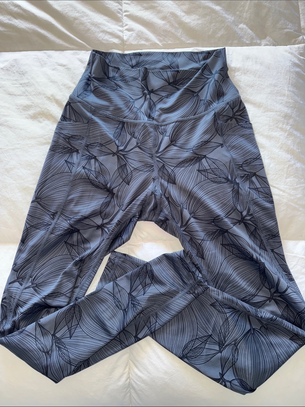 Like New Buff Bunny Rosa Legging size SMALL